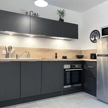 アパート Le Frere Charmes *